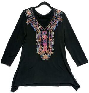 Calessa Black Embroidered Tunic Top Womens Medium Boho Polyester Colorful Floral